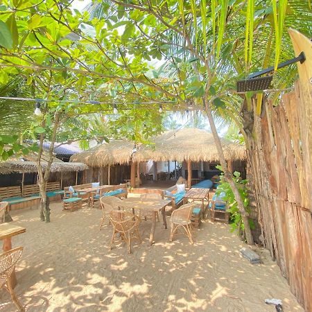Sky Breeze Hotel Unawatuna Buitenkant foto