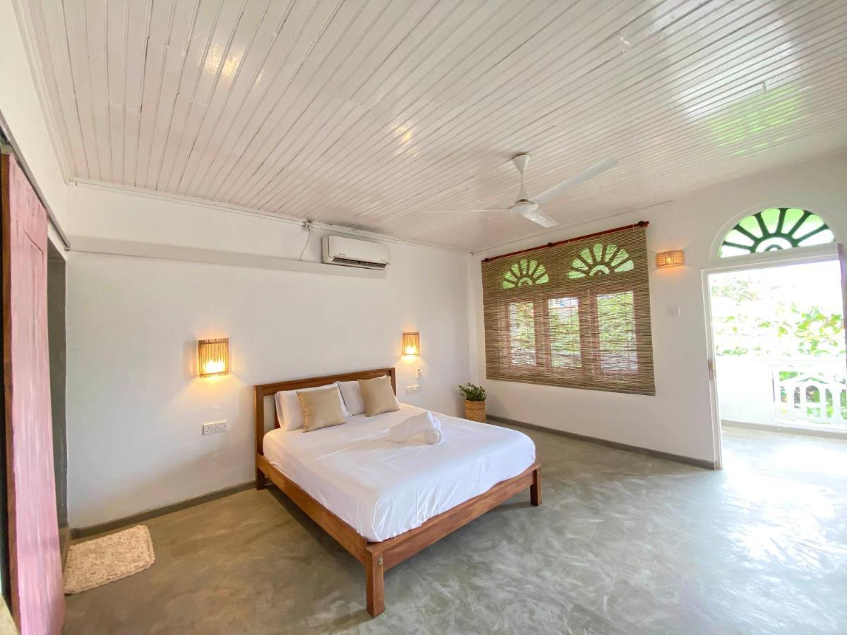 Sky Breeze Hotel Unawatuna Buitenkant foto