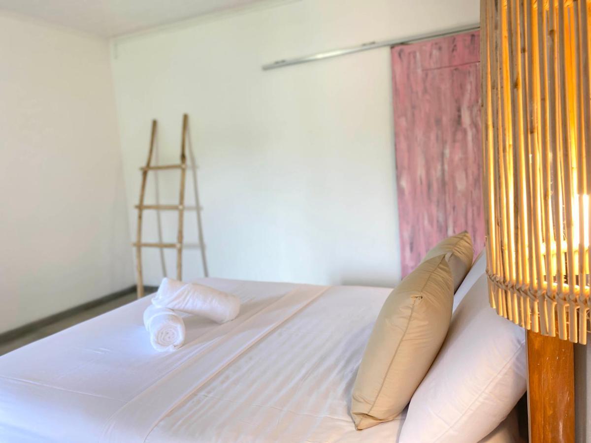 Sky Breeze Hotel Unawatuna Buitenkant foto