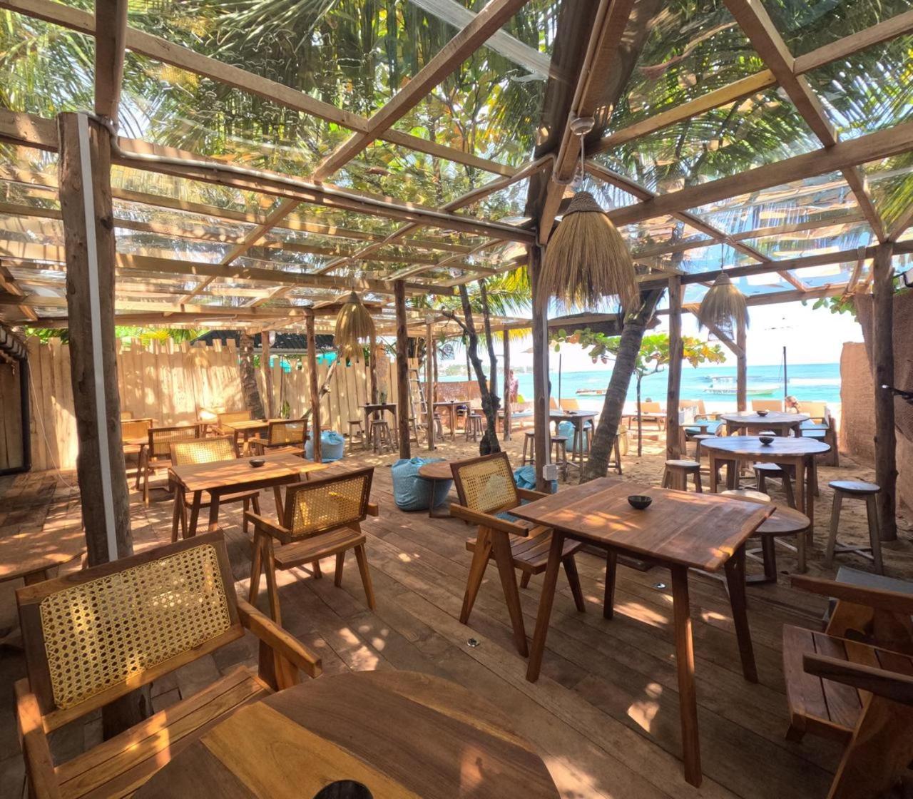Sky Breeze Hotel Unawatuna Buitenkant foto